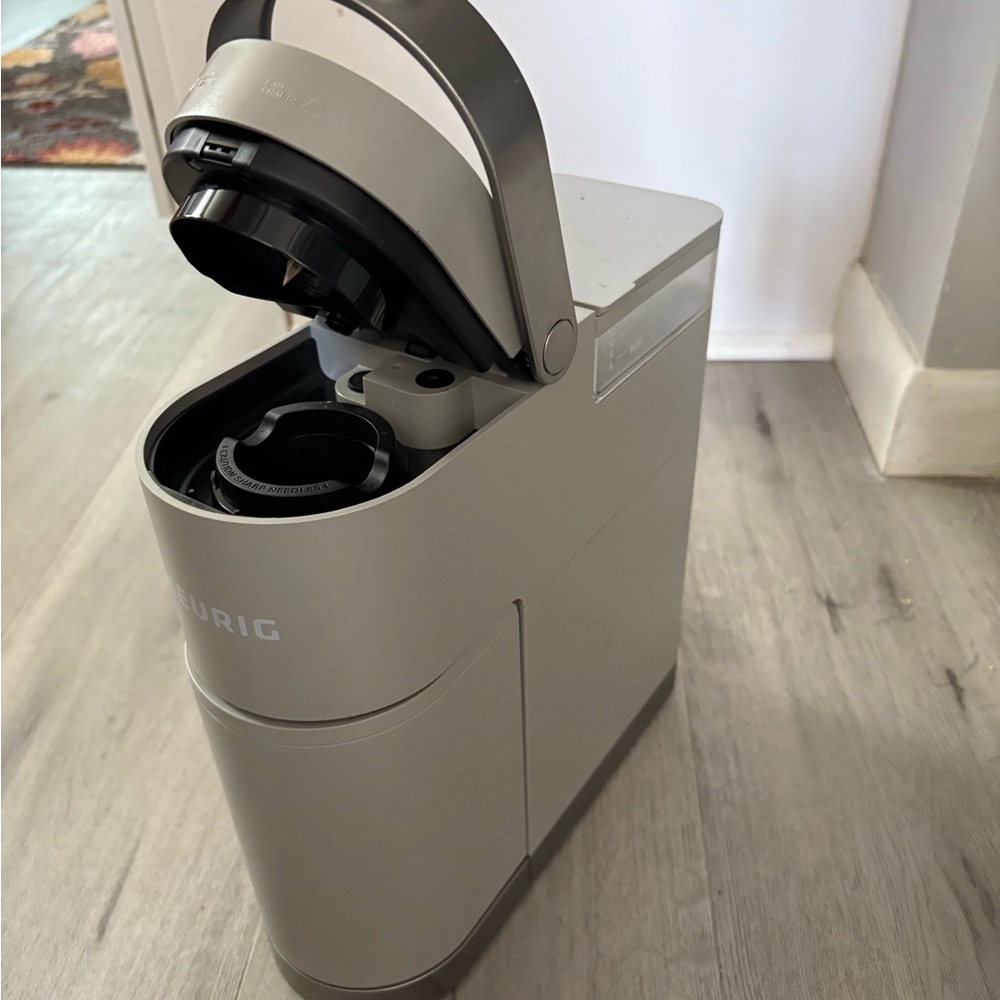 Keurig Single Serve Coffee Maker in Gray